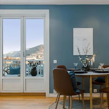 Moderne Og Sentral Leilighet Med Terrasse! Берген